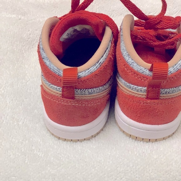 Jordan 1 Mid SE (TD) - Picture 3 of 3